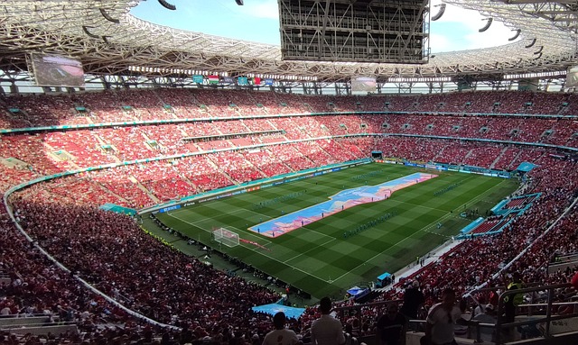 佛罗伦萨连续8场不胜，赛后哲科拿着扩音器与球迷沟通